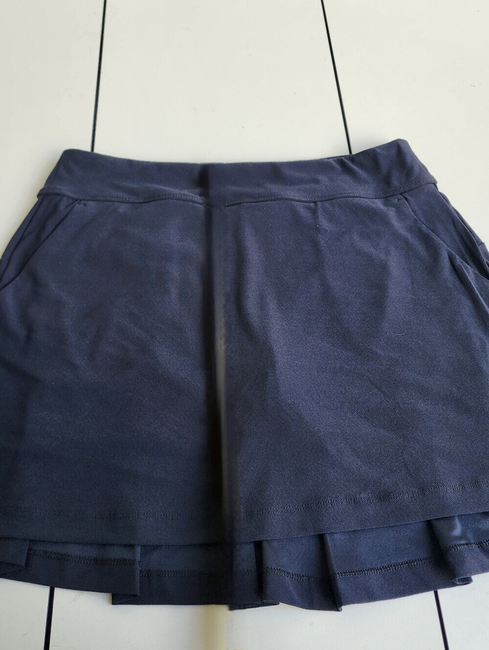 Gu Shark Women’s Black Skort Skirt Built In Shorts Pleated Back Pockets Sz M
